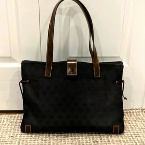Dooney and Bourke Tote bag